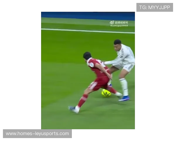 姆巴佩反击跑位完美，法国进攻越来越顺畅